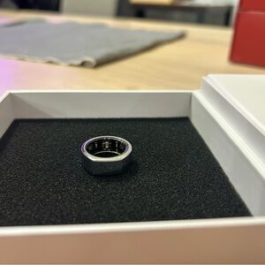 OURA RING - Gen 3, Size 6, Silver, Heritage model